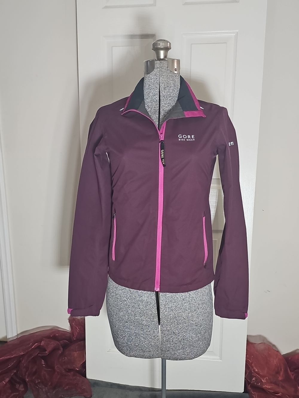 Gore Bike Wear Gore-Tex Plum Pink Waterproof Cycling Jacket Women XS